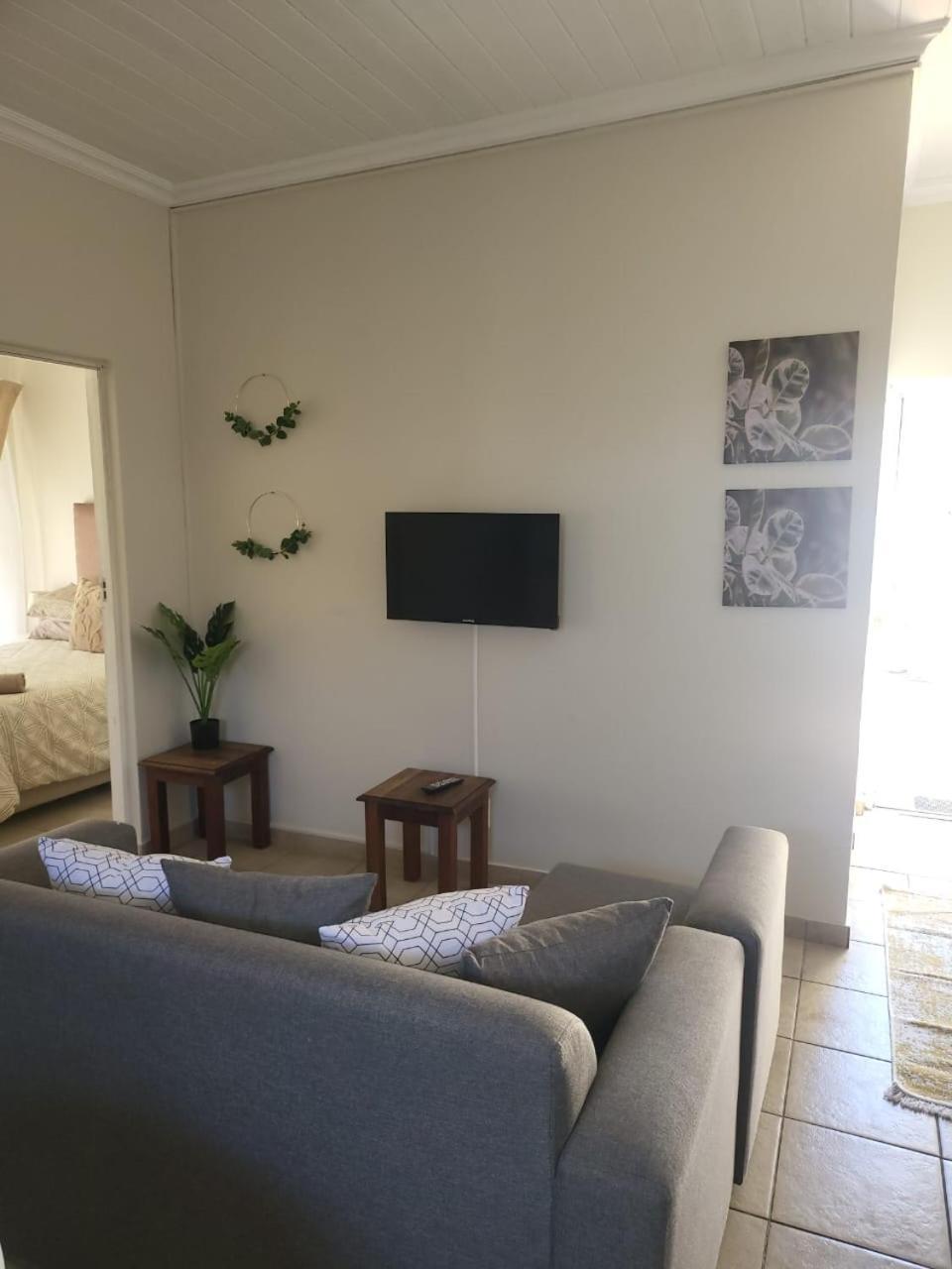 La Bella Vida Self Catering * Bellville