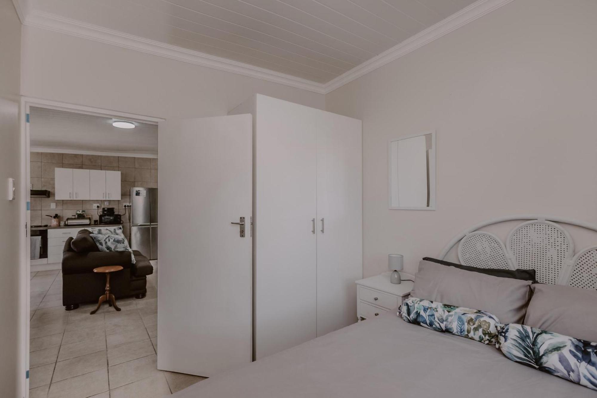 La Bella Vida Self Catering Apartment *